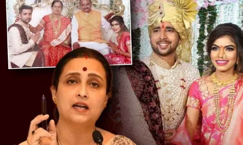 Chitra Wagh ने 50 तोला सोना खोने पर गुस्से में प्रतिक्रिया दी Chitra Wagh ने 50 तोला सोना खोने पर गुस्से में प्रतिक्रिया दी