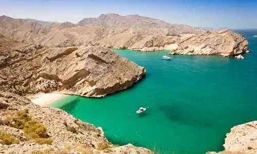 Oman में नाव पलटने से 3 फ्रांसीसी पर्यटक डूब गए