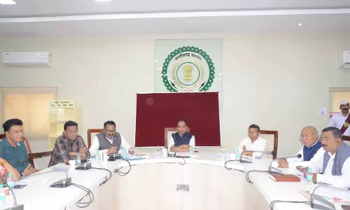 छात्रों के मानसिक स्वास्थ्य संरक्षण को लेकर कलेक्टर ने ली बैठक छात्रों के मानसिक स्वास्थ्य संरक्षण को लेकर कलेक्टर ने ली बैठक