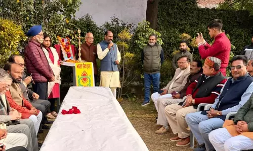 Bareilly: ग्रामीणों को मुफ्त नेत्र जाँच का फायदा Bareilly: ग्रामीणों को मुफ्त नेत्र जाँच का फायदा
