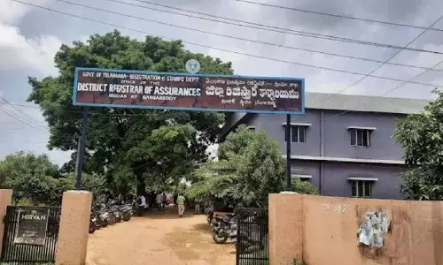 Jagga reddy ने संगारेड्डी सब-रजिस्ट्रार ऑफिस को शिफ्ट करने के कदम का विरोध किया