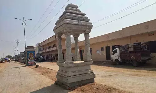 भक्तों ने सवाल उठाया कि Jamulamma Ammavari के लिए दान का पैसा कहाँ गया भक्तों ने सवाल उठाया कि Jamulamma Ammavari के लिए दान का पैसा कहाँ गया