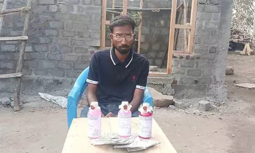 आउटसोर्सिंग AE श्रीकांत रिश्वत लेते हुए ACB के हत्थे चढ़ा