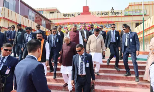 समृद्धि यात्रा में मधुबनी पहुंचे सीएम नीतीश कुमार, 395 योजनाओं की दी सौगात समृद्धि यात्रा में मधुबनी पहुंचे सीएम नीतीश कुमार, 395 योजनाओं की दी सौगात