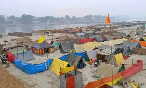 Farrukhabad: शिविर में उपस्थित लोगों ने लिया संदेश ग्रहण Farrukhabad: शिविर में उपस्थित लोगों ने लिया संदेश ग्रहण