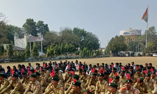 Farrukhabad: NCC कैडेट्स ने सड़क सुरक्षा अभियान में भाग लिया Farrukhabad: NCC कैडेट्स ने सड़क सुरक्षा अभियान में भाग लिया