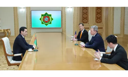 भारत में अमेरिकी राजदूत सर्जियो गोर ने Turkmenistan की अपनी यात्रा के बारे में अमेरिकी विदेश मंत्री से बात की भारत में अमेरिकी राजदूत सर्जियो गोर ने Turkmenistan की अपनी यात्रा के बारे में अमेरिकी विदेश मंत्री से बात की
