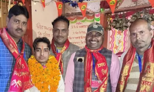Farrukhabad: भक्तों ने माथा टेककर मांगी सुख-समृद्धि की कामना Farrukhabad: भक्तों ने माथा टेककर मांगी सुख-समृद्धि की कामना