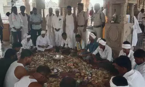रुपये से अधिक Keslapur में नागोबा जतारा के दौरान 20 लाख का राजस्व एकत्र किया गया रुपये से अधिक Keslapur में नागोबा जतारा के दौरान 20 लाख का राजस्व एकत्र किया गया