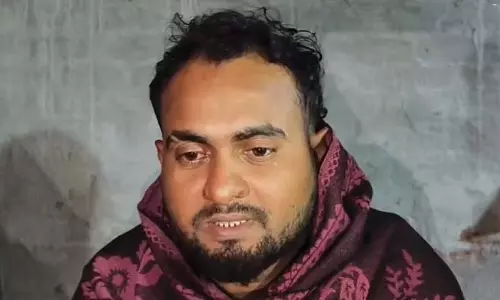 डरावनी चीख के बाद Vishnupadar सीढ़ियों से कूद गए डरावनी चीख के बाद Vishnupadar सीढ़ियों से कूद गए