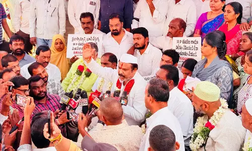 Shri Ganesh Narayanan ने रिले भूख हड़ताल समाप्त की Shri Ganesh Narayanan ने रिले भूख हड़ताल समाप्त की