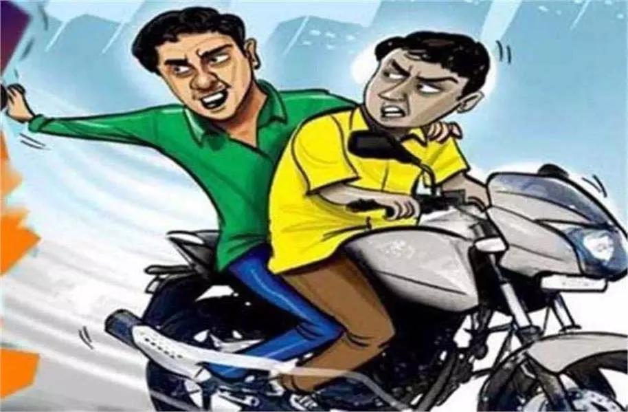 Punjab: लुटेरे महिला के कान से सोने की बालियां झपट हुए फरार Punjab: लुटेरे महिला के कान से सोने की बालियां झपट हुए फरार