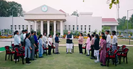 परीक्षा पे चर्चा: छात्रों के साथ प्रधानमंत्री मोदी ने किया संवाद, दिए सवालों के जवाब परीक्षा पे चर्चा: छात्रों के साथ प्रधानमंत्री मोदी ने किया संवाद, दिए सवालों के जवाब