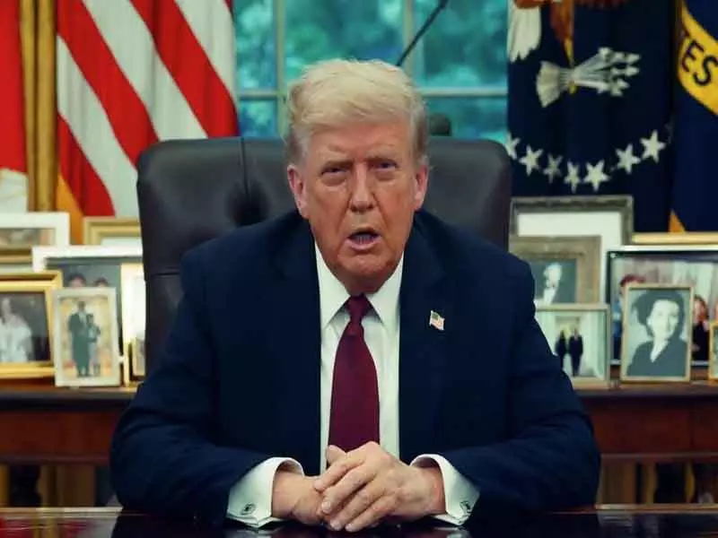 Trump ने मिनियापोलिस में प्रदर्शनकारियों के हंगामे के बीच एजेंट भेजे Trump ने मिनियापोलिस में प्रदर्शनकारियों के हंगामे के बीच एजेंट भेजे