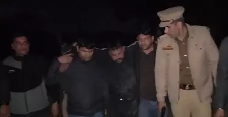 पुलिस मुठभेड़ में गोकशी आरोपी घायल, साथी भी गिरफ्तार पुलिस मुठभेड़ में गोकशी आरोपी घायल, साथी भी गिरफ्तार