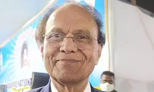 अवार्ड मिलने के बाद डॉ. नोरी ने Telugu राज्यों से कैंसर को खत्म करने का संकल्प लिया अवार्ड मिलने के बाद डॉ. नोरी ने Telugu राज्यों से कैंसर को खत्म करने का संकल्प लिया