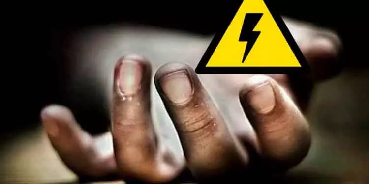 Jagatsinghpur में राष्ट्रीय ध्वज उतारते समय लड़के की मौत, देशभक्ति जानलेवा साबित हुई Jagatsinghpur में राष्ट्रीय ध्वज उतारते समय लड़के की मौत, देशभक्ति जानलेवा साबित हुई