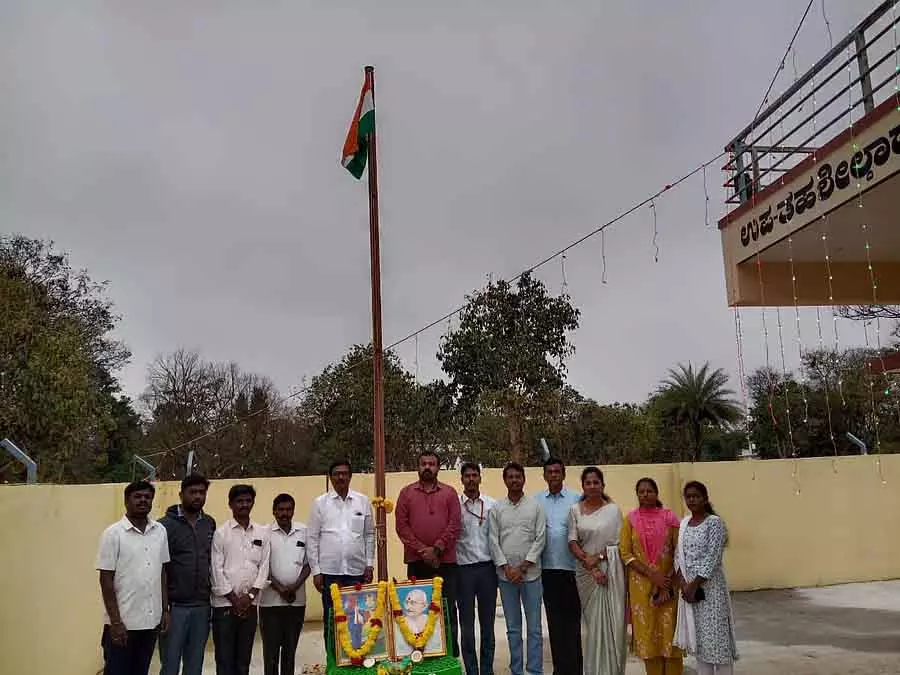 Vijayapura नादकाचेरी परिसर में स्वतंत्रता सेनानियों का स्मरणोत्सव Vijayapura नादकाचेरी परिसर में स्वतंत्रता सेनानियों का स्मरणोत्सव