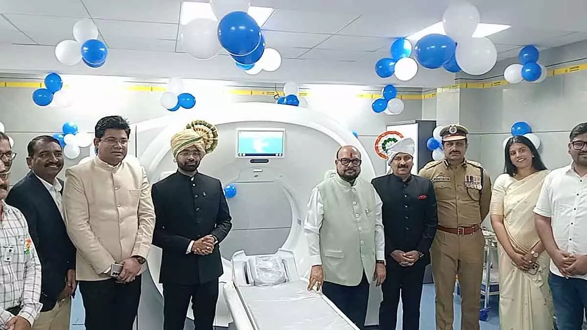 गणतंत्र दिवस पर जलगांव सरकारी अस्पताल में 128-स्लाइस CT स्कैन मशीन का उद्घाटन किया गणतंत्र दिवस पर जलगांव सरकारी अस्पताल में 128-स्लाइस CT स्कैन मशीन का उद्घाटन किया