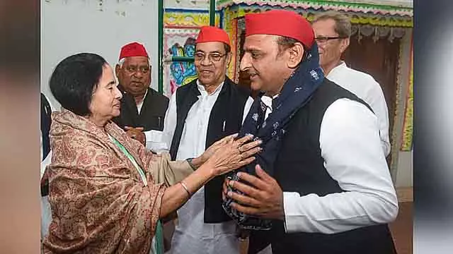 Mamata ने प्रवर्तन निदेशालय को हरा दिया है: पश्चिम बंगाल में अखिलेश यादव का भाषण Mamata ने प्रवर्तन निदेशालय को हरा दिया है: पश्चिम बंगाल में अखिलेश यादव का भाषण