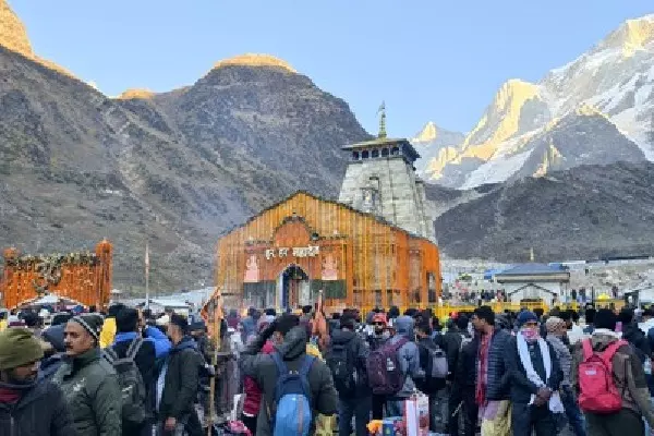 BKTC के धाम और मंदिरों में प्रवेश प्रतिबंध पर कांग्रेस का विरोध BKTC के धाम और मंदिरों में प्रवेश प्रतिबंध पर कांग्रेस का विरोध