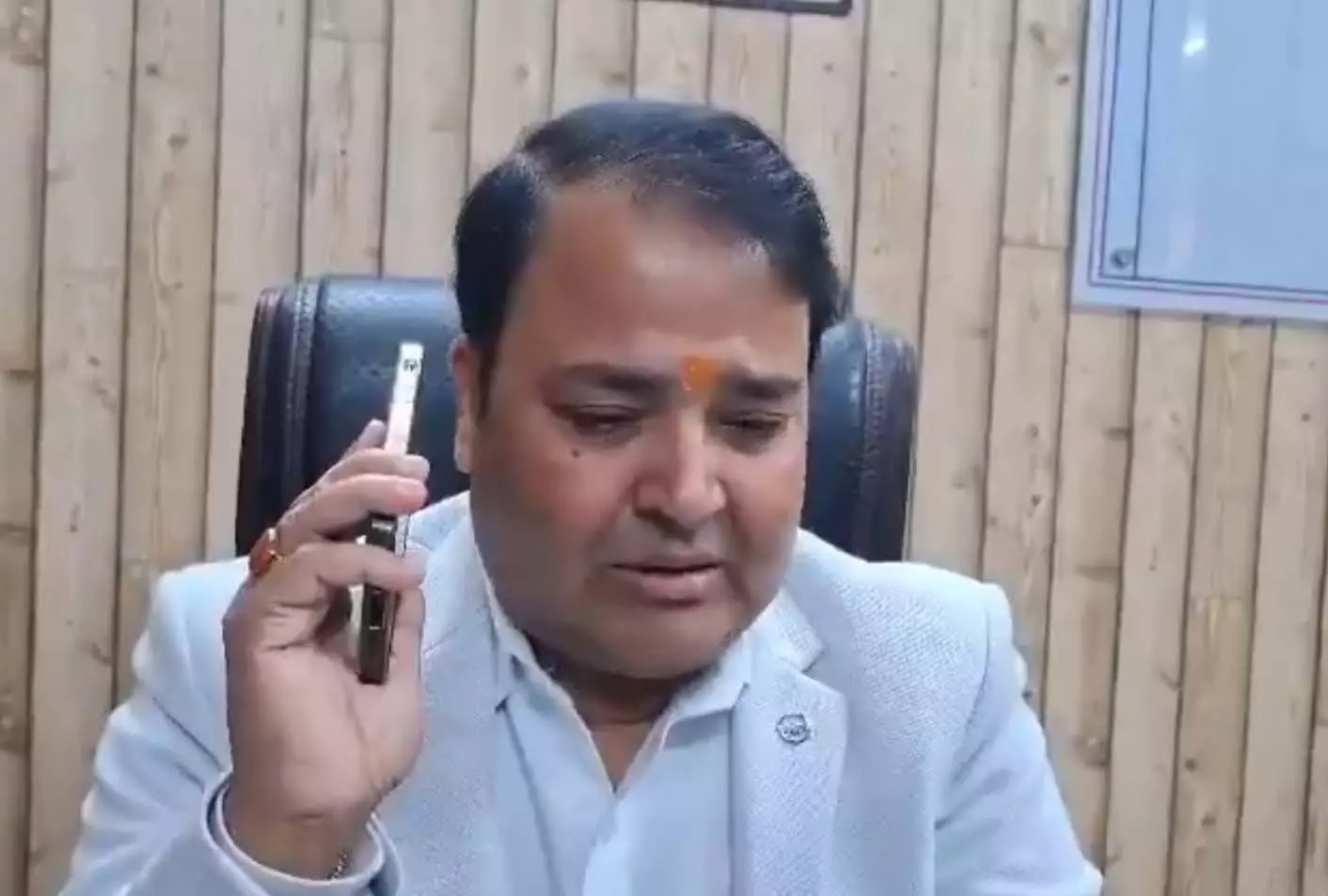 इस्तीफा बनाम इस्तीफा: अब GST डिप्टी कमिश्नर का इस्तीफा, मचा हड़कंप इस्तीफा बनाम इस्तीफा: अब GST डिप्टी कमिश्नर का इस्तीफा, मचा हड़कंप