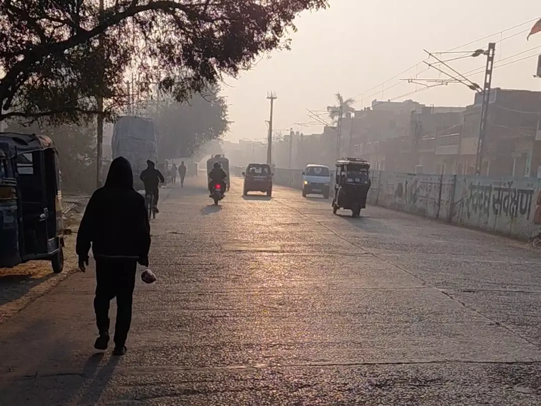 Farrukhabad: जनपद और आसपास ठंड का असर, तापमान लुढ़का Farrukhabad: जनपद और आसपास ठंड का असर, तापमान लुढ़का