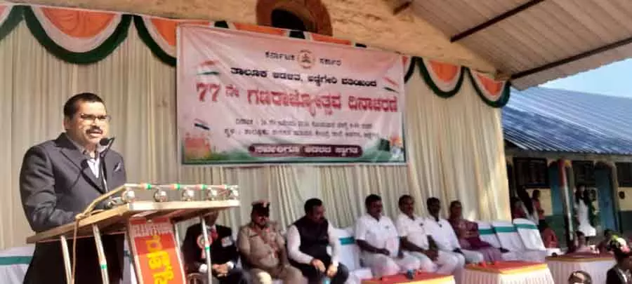 लोकतंत्र की शक्ति का जश्न मनाने का दिन: Tehsildar Manjunath लोकतंत्र की शक्ति का जश्न मनाने का दिन: Tehsildar Manjunath