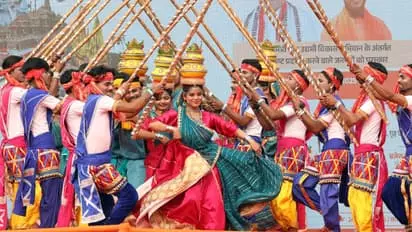 Lucknow: यूपी दिवस का भव्य और रंगीन समापन Lucknow: यूपी दिवस का भव्य और रंगीन समापन