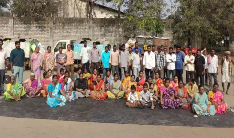 Erragunta और जग्गू थांडा के ग्रामीणों ने डंपिंग यार्ड हटाने का विरोध किया Erragunta और जग्गू थांडा के ग्रामीणों ने डंपिंग यार्ड हटाने का विरोध किया