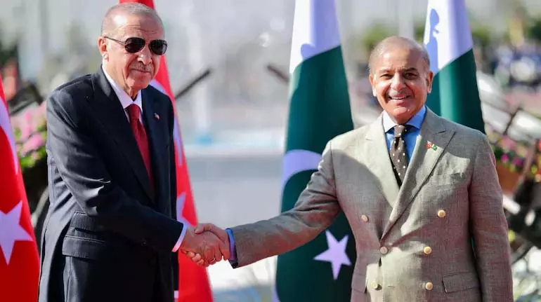 Turkey मिडिल ईस्ट में सऊदी और UAE के प्रभाव को कम करने के लिए पाकिस्तान का इस्तेमाल कर रहा Turkey मिडिल ईस्ट में सऊदी और UAE के प्रभाव को कम करने के लिए पाकिस्तान का इस्तेमाल कर रहा