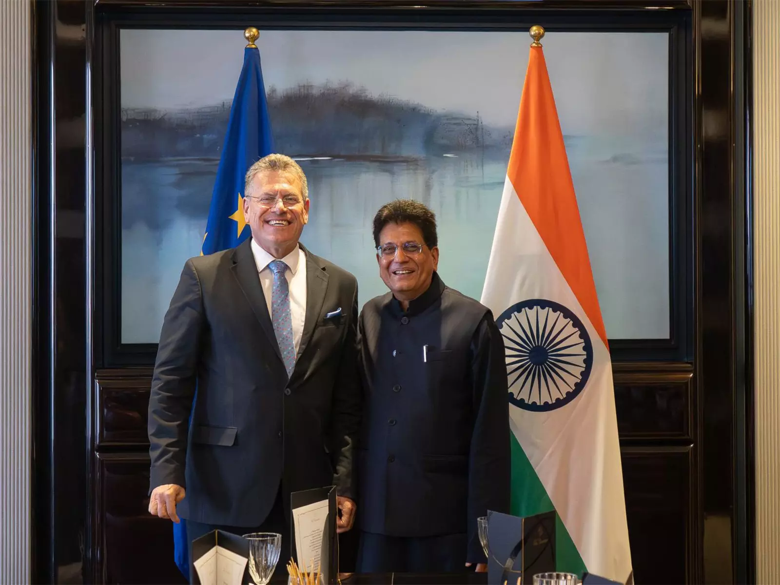 EU के व्यापार आयुक्त ने भारत के साथ संपन्न मुक्त व्यापार समझौता सबसे बड़ा बताया EU के व्यापार आयुक्त ने भारत के साथ संपन्न मुक्त व्यापार समझौता सबसे बड़ा बताया