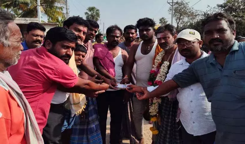 Velugappalli में मृतक के परिवार को वित्तीय सहायता Velugappalli में मृतक के परिवार को वित्तीय सहायता