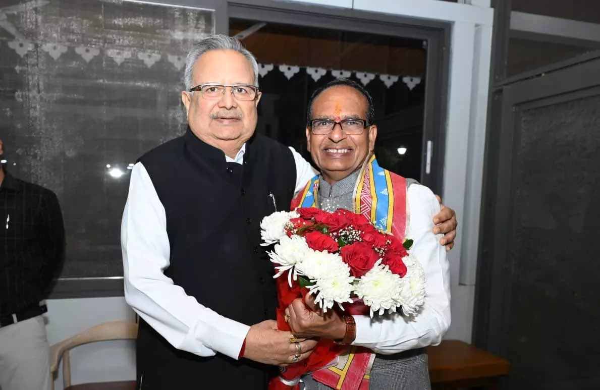 विधानसभा अध्यक्ष डॉ. रमन सिंह ने केंद्रीय मंत्री शिवराज चौहान से की मुलाकात विधानसभा अध्यक्ष डॉ. रमन सिंह ने केंद्रीय मंत्री शिवराज चौहान से की मुलाकात