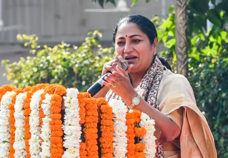 उद्यमियों के लिए बड़ी खुशखबरी, सीएम रेखा गुप्ता ने सरकार-गारंटीड क्रेडिट की घोषणा की उद्यमियों के लिए बड़ी खुशखबरी, सीएम रेखा गुप्ता ने सरकार-गारंटीड क्रेडिट की घोषणा की