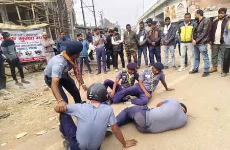 यातायात के रक्षक बनेंगे युवा, परिवहन विभाग ने स्काउट्स और एनसीसी कैडेट्स को सिखाए सड़क सुरक्षा के गुर यातायात के रक्षक बनेंगे युवा, परिवहन विभाग ने स्काउट्स और एनसीसी कैडेट्स को सिखाए सड़क सुरक्षा के गुर