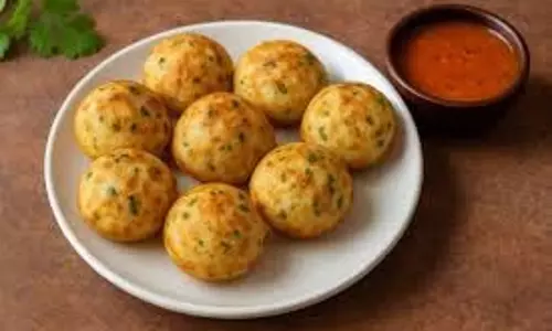 Besan Appe Recipe: बेसन, सूजी और दही के कॉम्बिनेशन से तैयार होगा टेस्टी नाश्ता Besan Appe Recipe: बेसन, सूजी और दही के कॉम्बिनेशन से तैयार होगा टेस्टी नाश्ता