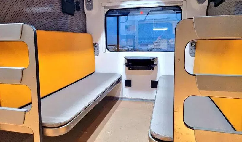 Kolkata: वंदे भारत स्लीपर ट्रेन में जल्द ही नॉन-वेज खाना मिलेगा Kolkata: वंदे भारत स्लीपर ट्रेन में जल्द ही नॉन-वेज खाना मिलेगा