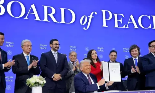 केपीके असेंबली ने गाजा के लिए ट्रंप के शांति बोर्ड में शामिल होने के पाकिस्तान के फैसले को खारिज की