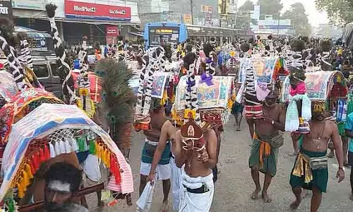 420 साल पुरानी यात्रा : Nagarathar कावड़ी पलानी के रास्ते में 420 साल पुरानी यात्रा : Nagarathar कावड़ी पलानी के रास्ते में