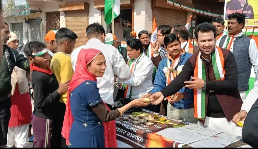 Firozabad: समाज सेवा के साथ गणतंत्र दिवस की शुरुआत
