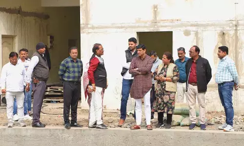 Indore : मेयर पुष्यमित्र भार्गव ने चार महीने में स्विमिंग पूल को चालू करने का आदेश दिया Indore : मेयर पुष्यमित्र भार्गव ने चार महीने में स्विमिंग पूल को चालू करने का आदेश दिया