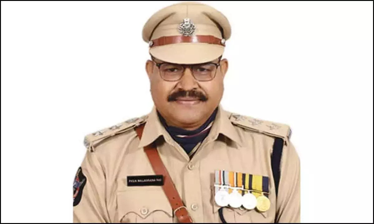 Andhra: सचिवालय के सीएसओ मल्लिकार्जुन राव को सराहनीय सेवा पदक मिला Andhra: सचिवालय के सीएसओ मल्लिकार्जुन राव को सराहनीय सेवा पदक मिला
