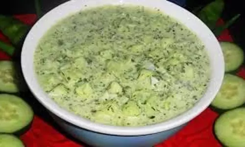 Cucumber Pudina Raita: खीरा और पुदीना से बनाएं टेस्टी रायता, जो खाने का मजा कर देगा दोगुना Cucumber Pudina Raita: खीरा और पुदीना से बनाएं टेस्टी रायता, जो खाने का मजा कर देगा दोगुना