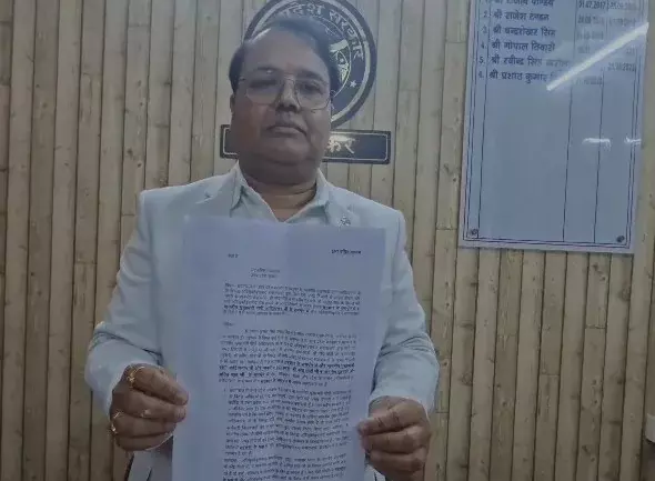 Ayodhya: इस्तीफे की साजिश या विवादित कदम, सगे भाई विश्वजीत सिंह ने फेरा पानी