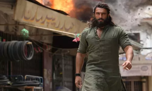 Ranveer Singh की फिल्म ने 25 साल पुराना आठवें हफ्ते का रिकॉर्ड तोड़ा Ranveer Singh की फिल्म ने 25 साल पुराना आठवें हफ्ते का रिकॉर्ड तोड़ा