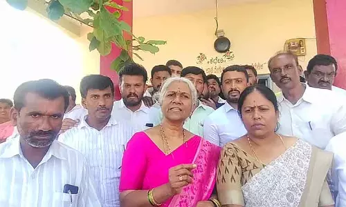 सरकारी स्कूलों में कंप्यूटर का वितरण: MP Dr. C.N. Manjunath