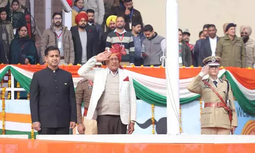 मंत्री गोयल ने Jalandhar में गणतंत्र दिवस पर शहीदों के परिजनों को सम्मानित किया