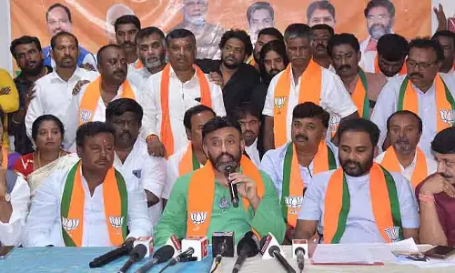 एक स्कूल को दान की गई 50 एकड़ ज़मीन ज़ब्त कर ली गई है: MP Dr. K. Sudhakar एक स्कूल को दान की गई 50 एकड़ ज़मीन ज़ब्त कर ली गई है: MP Dr. K. Sudhakar