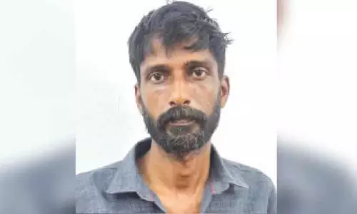 Kerala : कई मामलों में आरोपी 66 सोने के गहनों के साथ गिरफ्तार Kerala : कई मामलों में आरोपी 66 सोने के गहनों के साथ गिरफ्तार